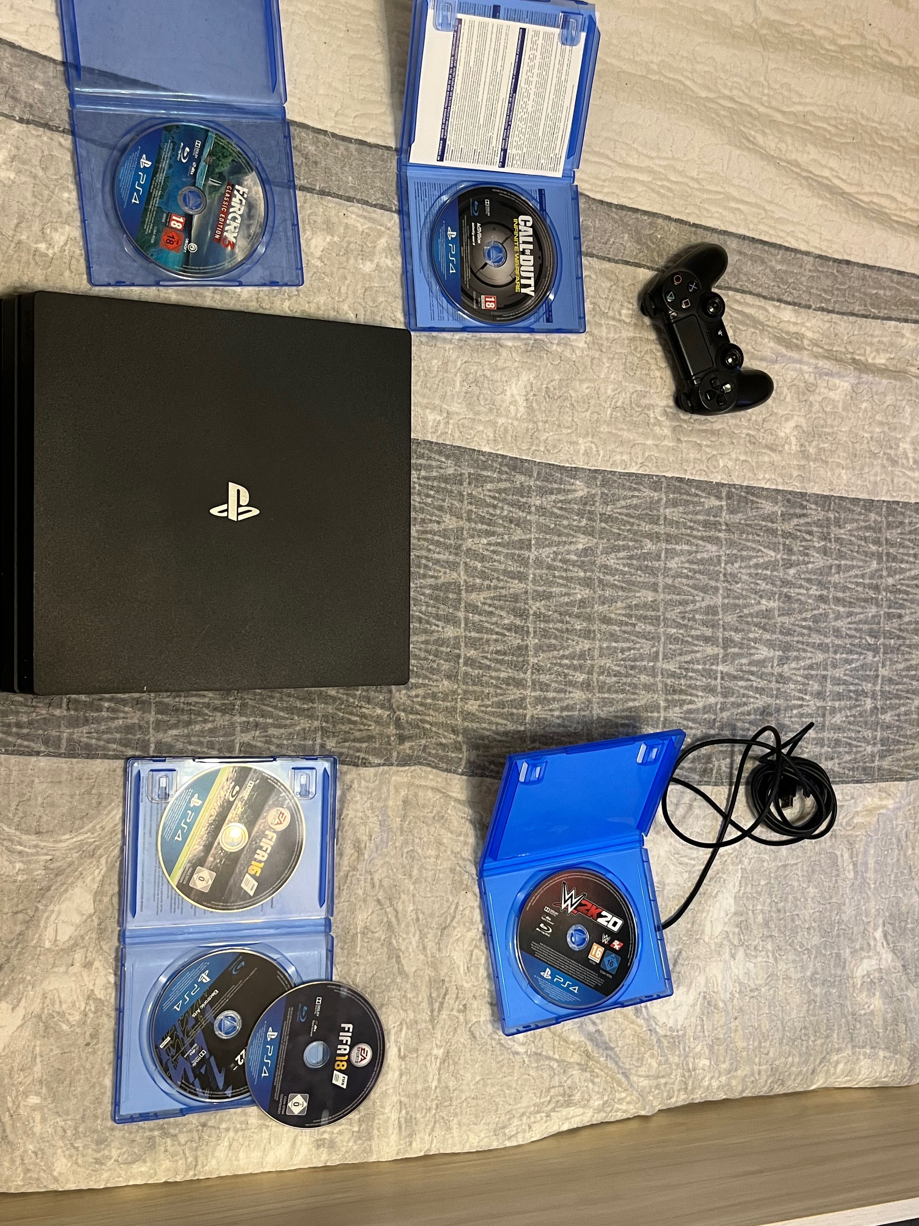 Продавам моят PlayStation4 pro 1TB
