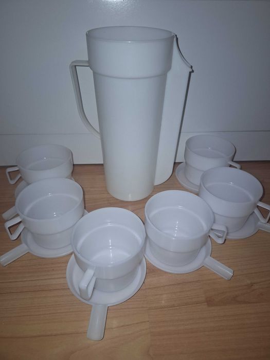 Set cani si farfurii de voiaj