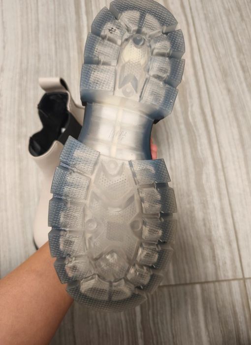 Ghete noi cu etichetă H&M, marimea 38