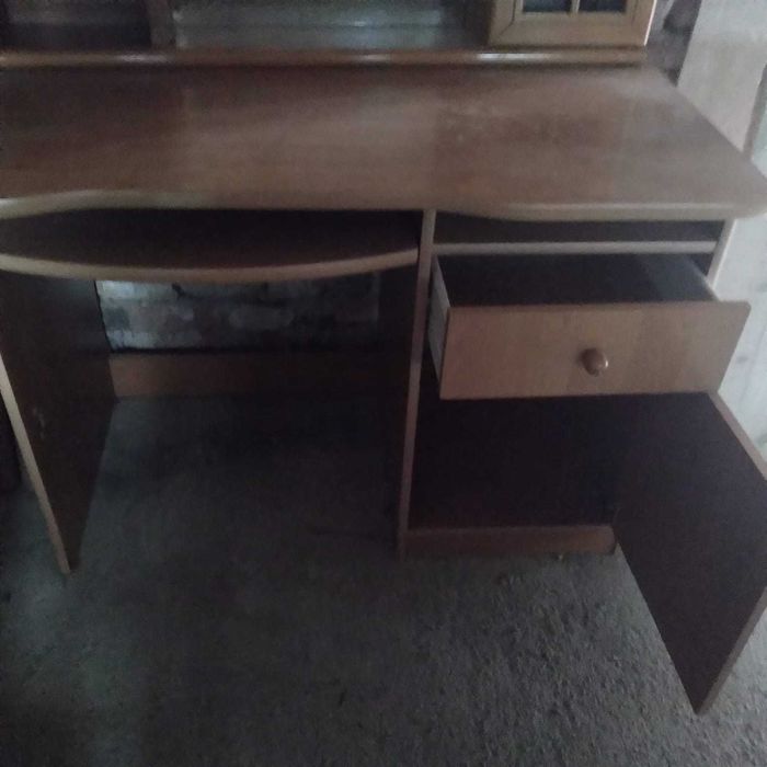 vand doua birouri si un corp suspendat pentru baie