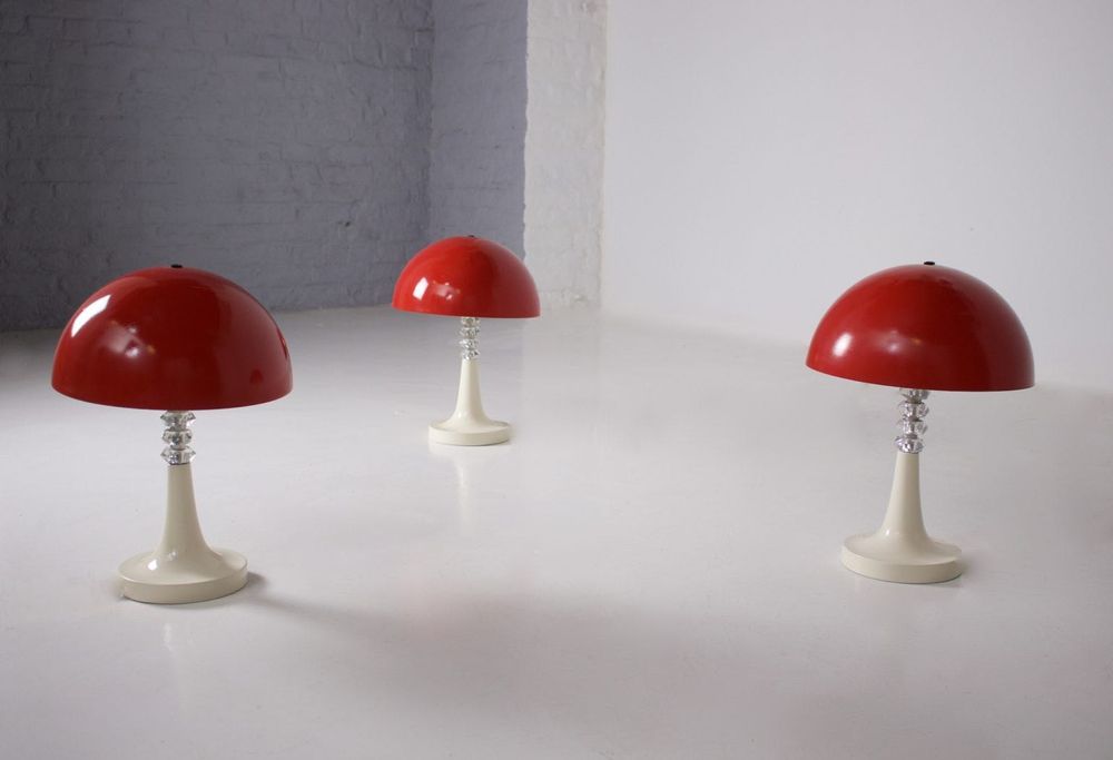 Унгарска дизайнерска настолна лампа