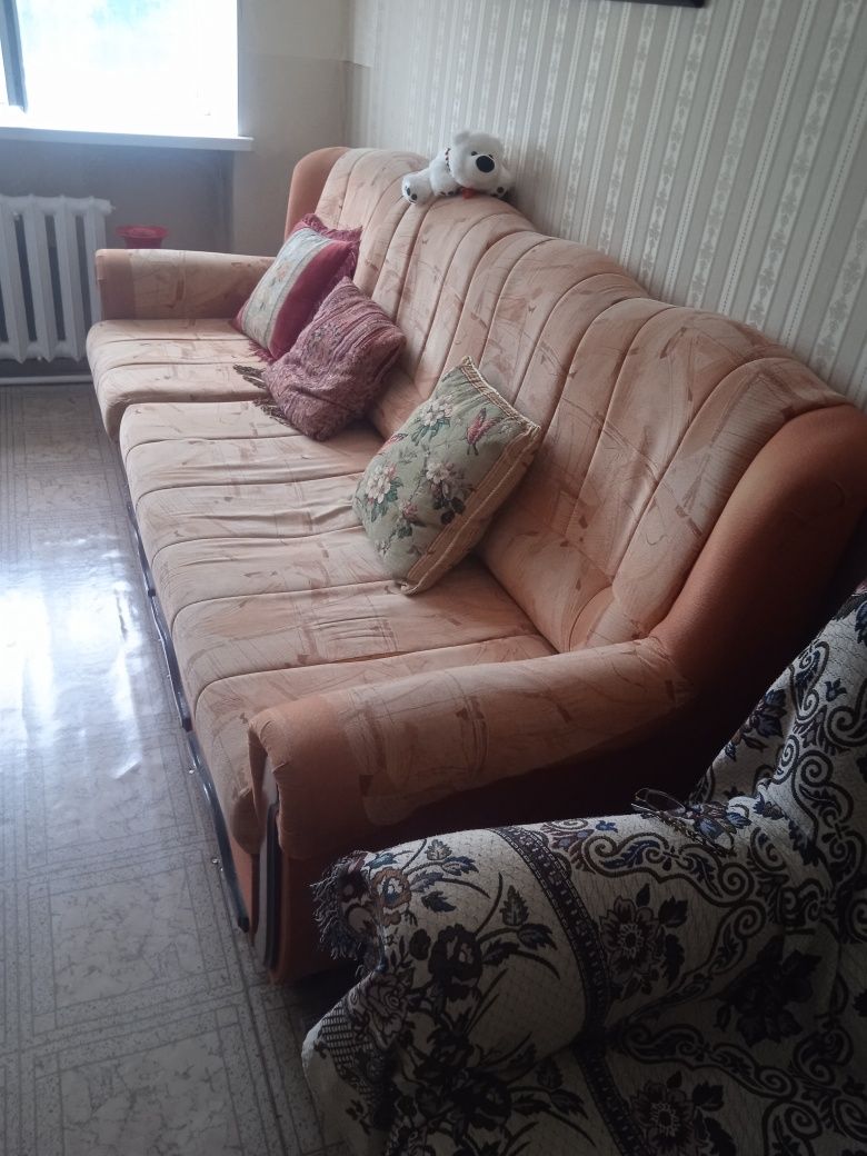 Продам диван с креслом б/у, жесткое, т