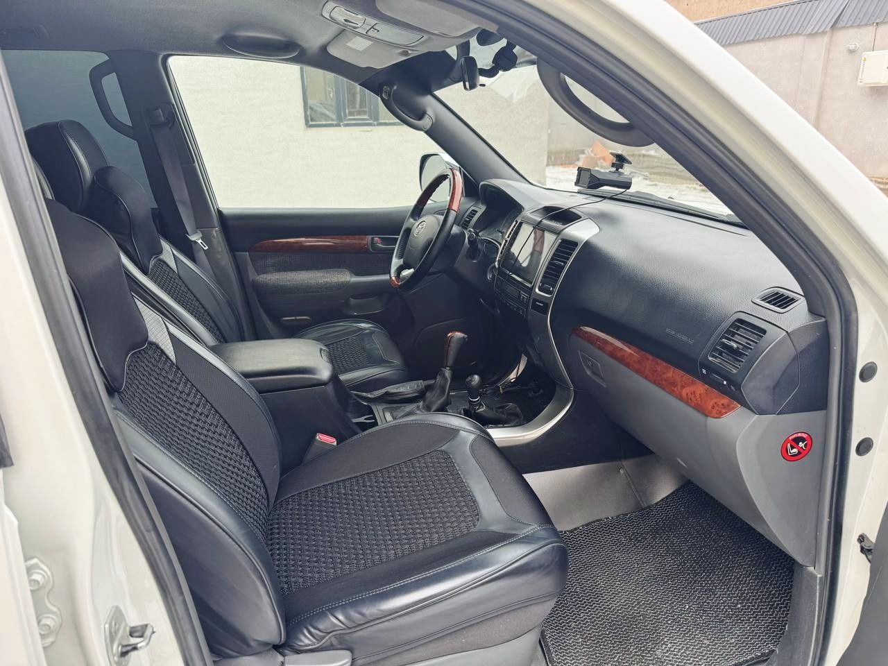 Тойота  Land Cruiser Prado 120