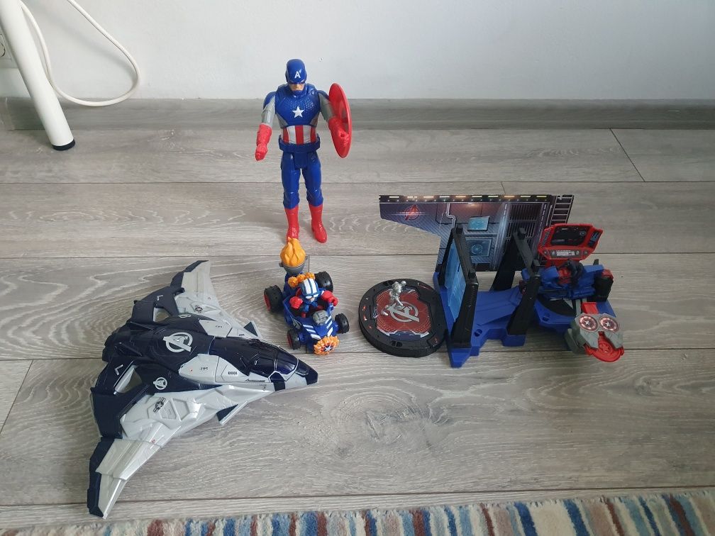 Figurina Marvel Captain America, baza, masina si nava spatiala Marvel
