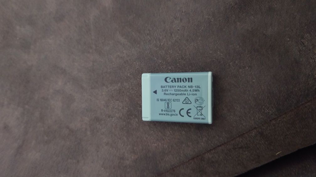 Vând aparat Canon PowerShot SX 740 HS