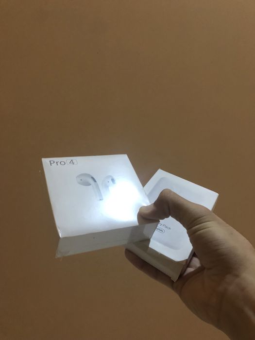 Airpods pro 4, Power Bank Magsafe (240ta)