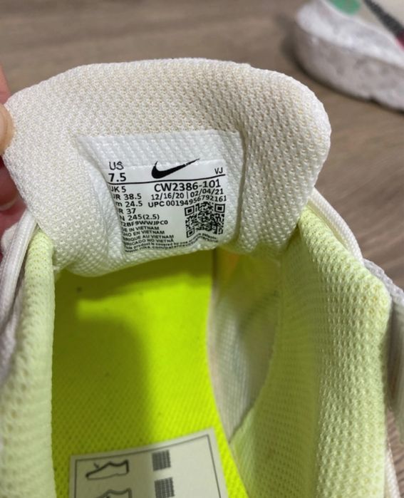 Adidasi Nike marimea 38,5 o singura purtare