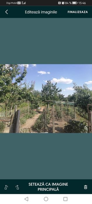 Casa la curte de vanzare