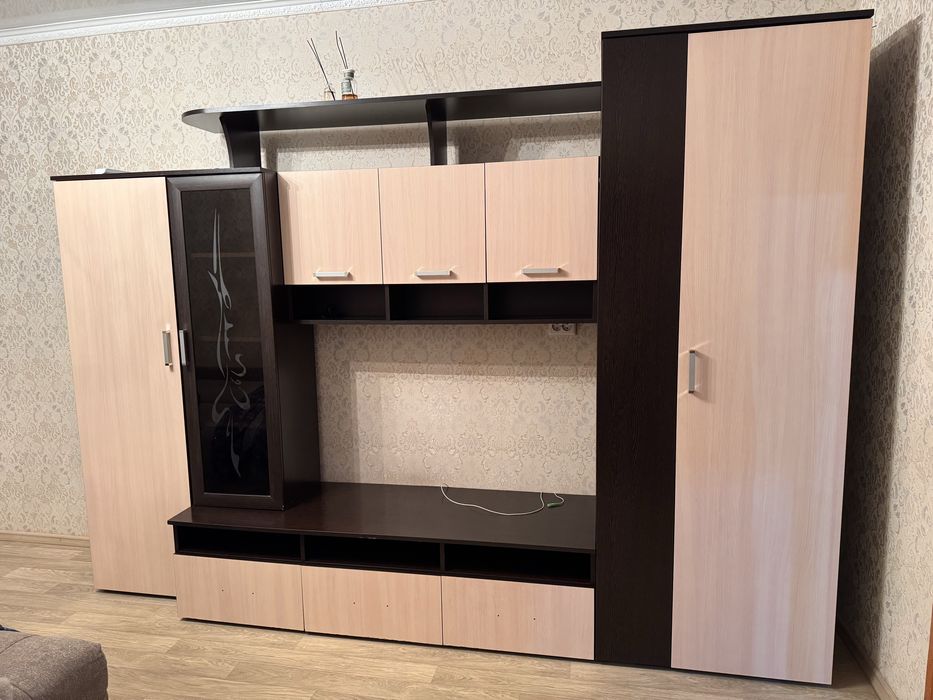 Подставка под телевизор б/у, срочно продам