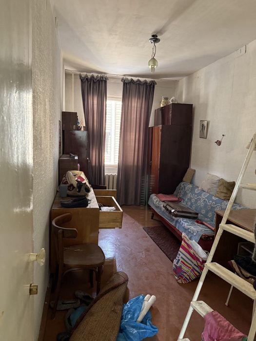 Продам срочно квартиру из 3х комнат.