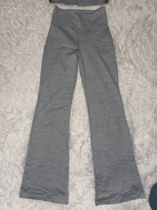 Леггинсы клеш и спортивный топ OYSHO