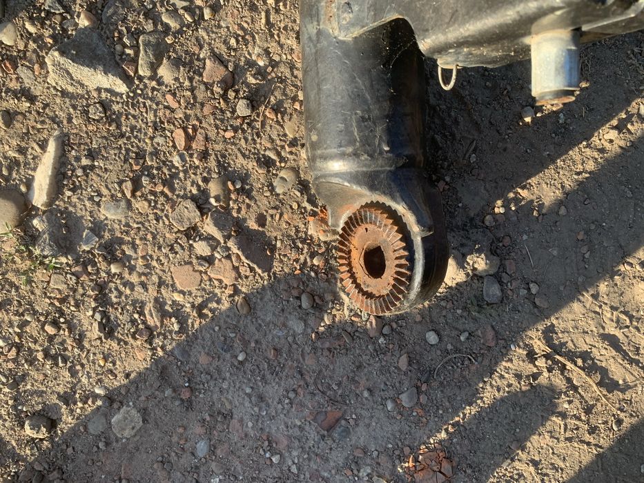 Cupla cu dispozitiv inertial pentru remorca ulilaje Knott