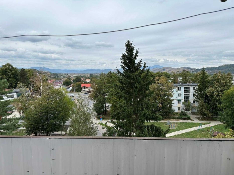 Vand apartament 3 camere decomandat Onesti