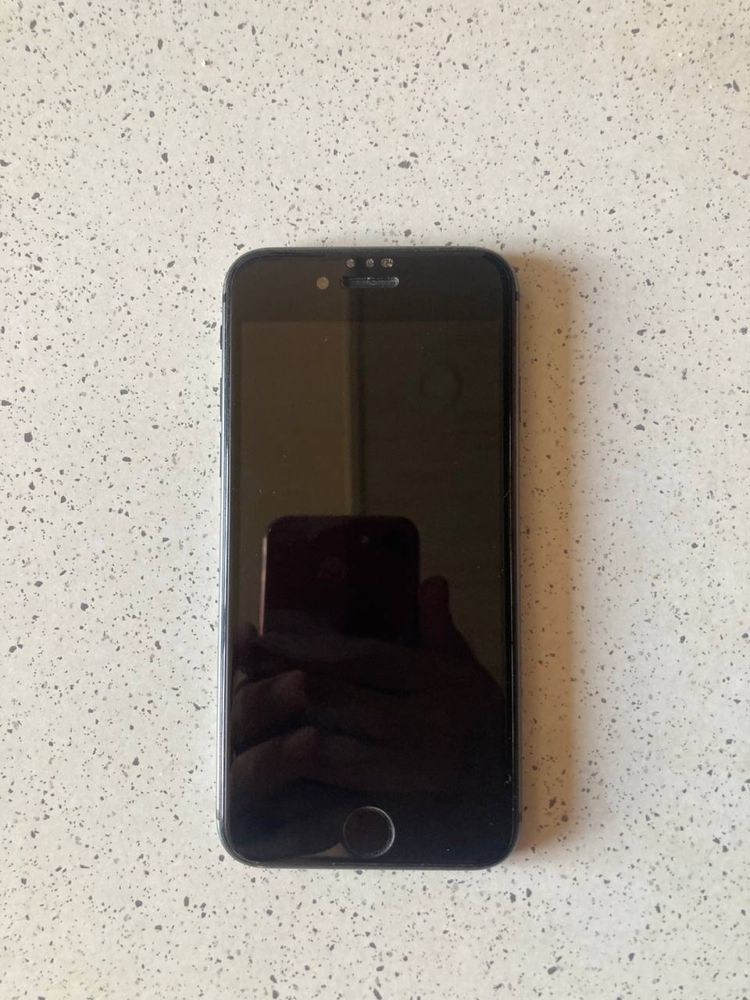 Продам iPhone 8 64gb