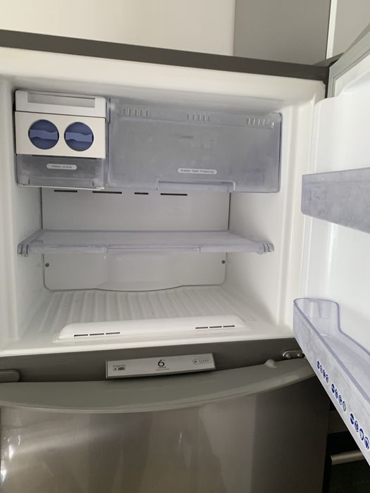 Хладилник с горна камера Whirlpool