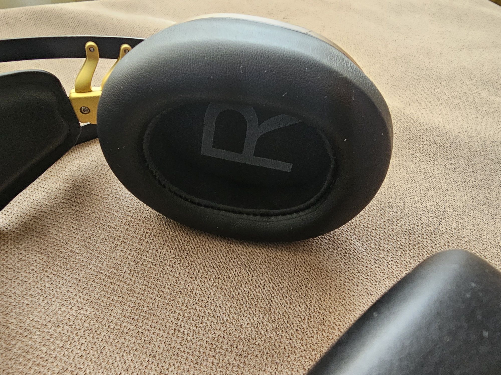 Closed back 32 Ohm Hi-Fi слушалки за компютър/лаптоп