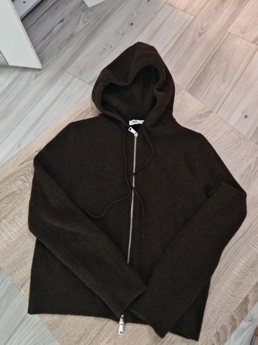 Pulover din lana marou