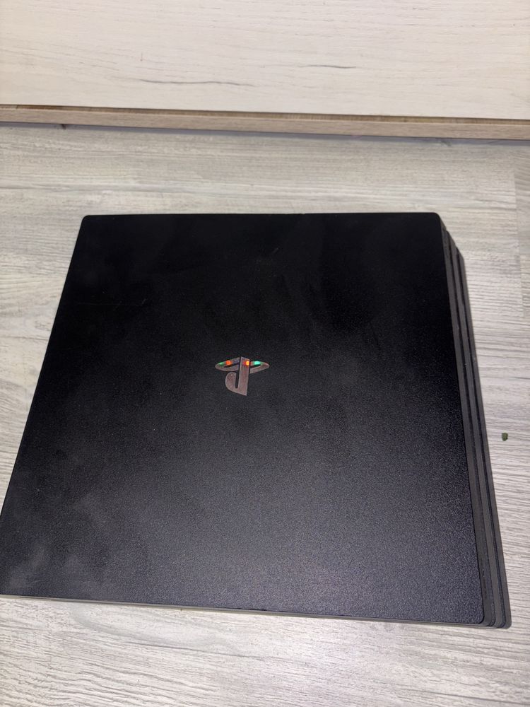 Vand ps 4 pro cu 3 jocuri