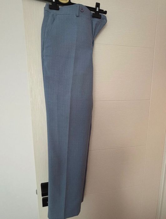 Costum albastru bărbătesc