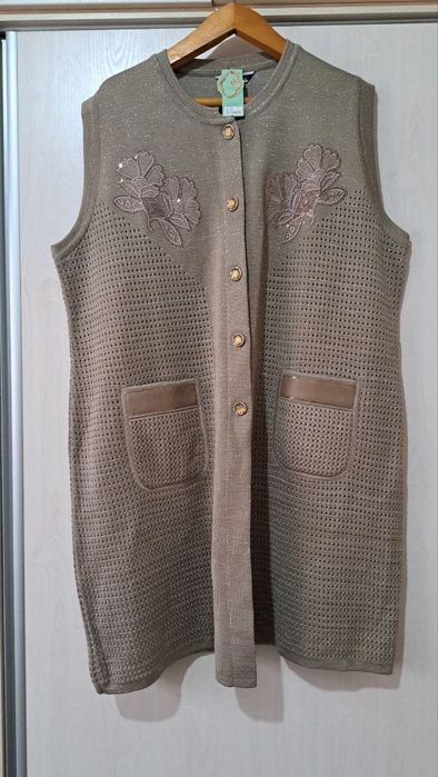 Ayollar uchun nimcha yengi kiyilmagan Razmer 56