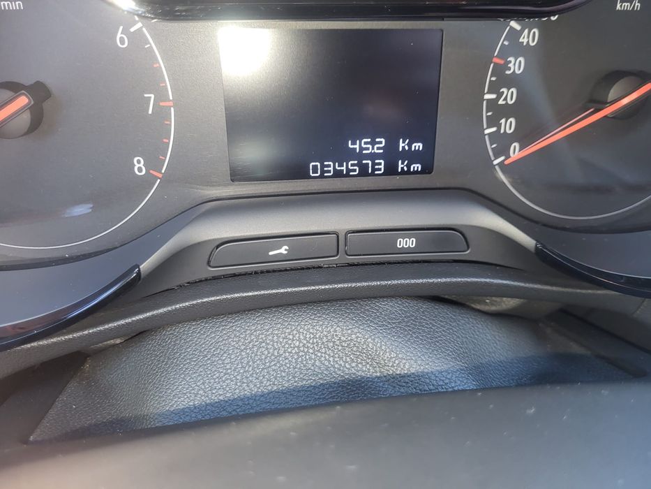 Vând Opel crossland