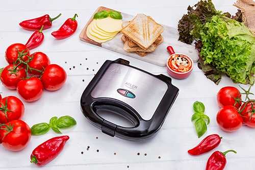 Sandwich Maker Adler AD 3015, 850W, Placi antiaderente