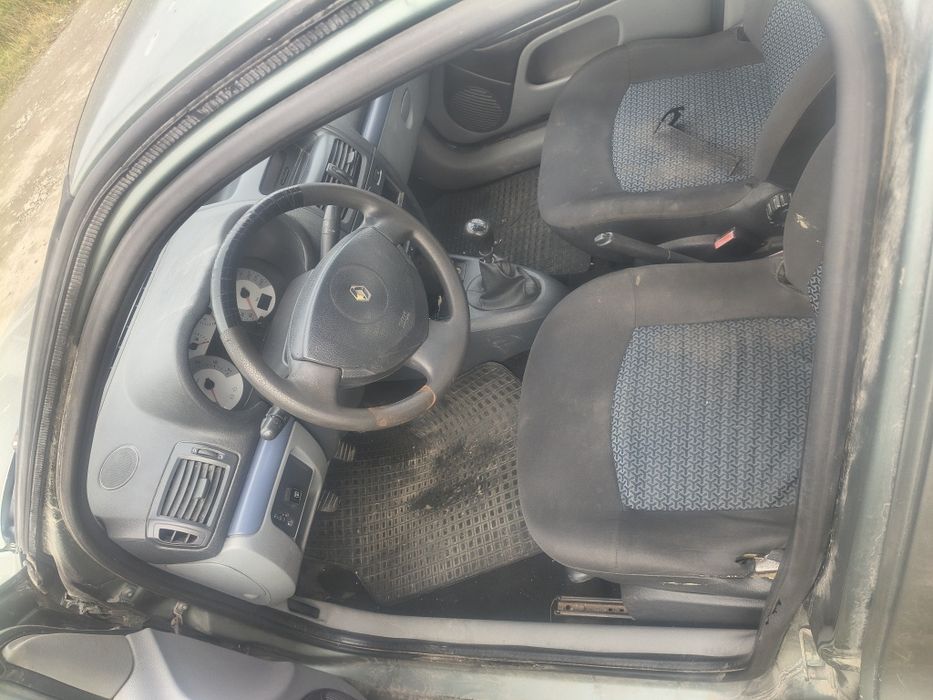 Vand renault benzina