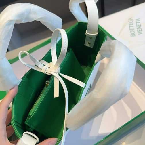 Geanta de mana dama Bottega Veneta 833124