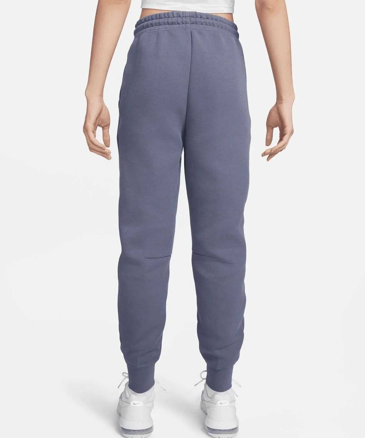Nike Tech Fleece Jogger - Оригинално дамско долнище размер XS