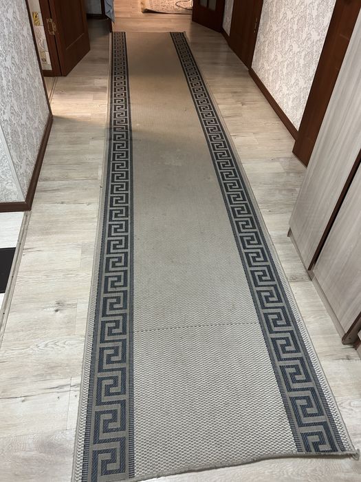 Продам ковер 5 на 1 метр