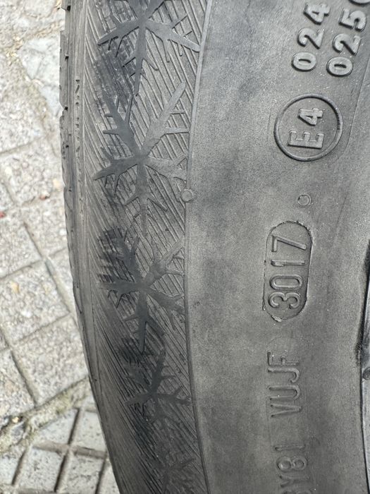 Зимни гуми 235/65/17