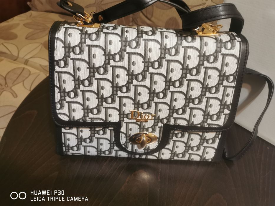 Дамска чанта на Dior