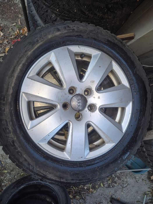 Алуминиеви джанти с гуми