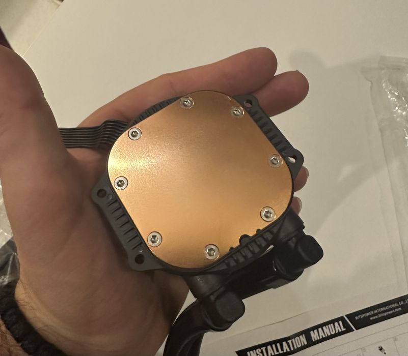 Combo carcasa SFF Meshlicious alba si Cooler AIO Bitspower