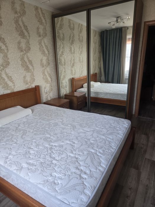 Спальни  гарнитур в отличном состоянии из дерева