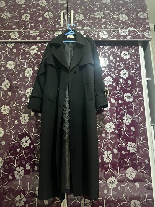 Палъто, плаш, туфли.