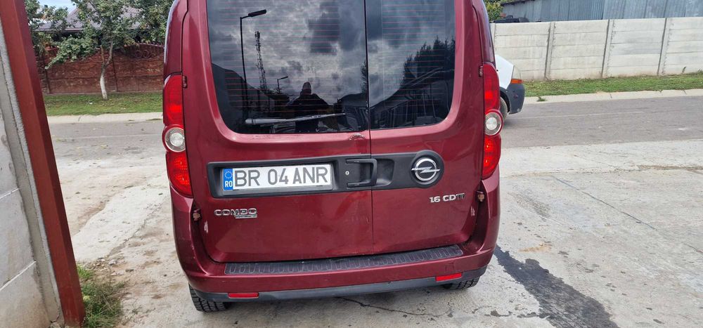 De Vanzare  Opel Combo Maxi 2013