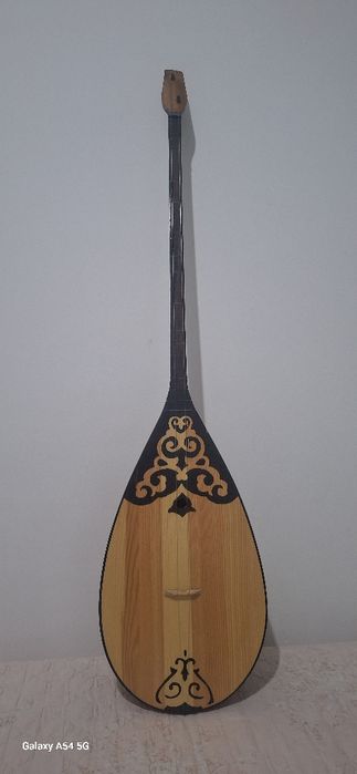 Домбыра в идеальном состоянии