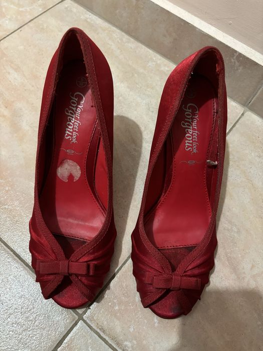 Елегантни обувки на ток 38