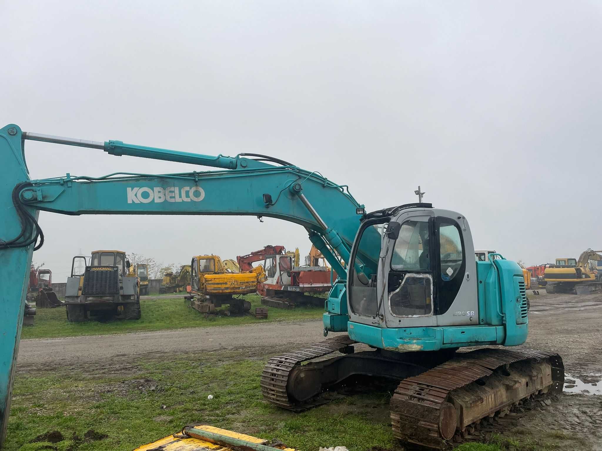 Dezmembrez excavator Kobelco SK 235 SR