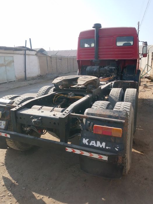 Kamaz tegach sotiladi