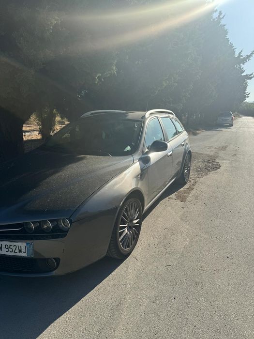 Vând mașină alfaromeo159