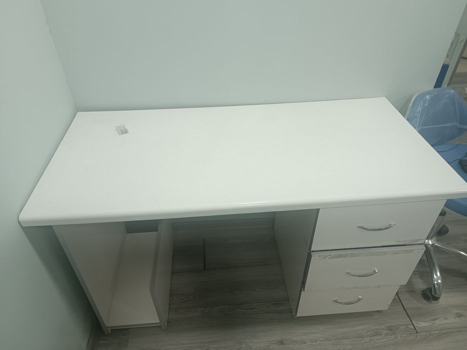 Shkaflar bor sotiladi