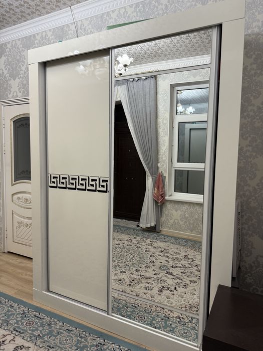 Шкаф купейный в отличном состояний