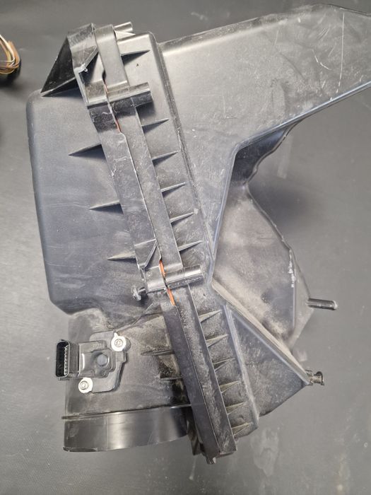 Carcasa filtru aer cu debitmetru Opel Insignia B an 2017-2022