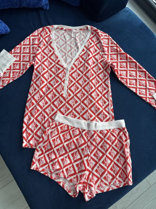 Гащеризони и пижами Victoria's Secret, цена 25 лв.