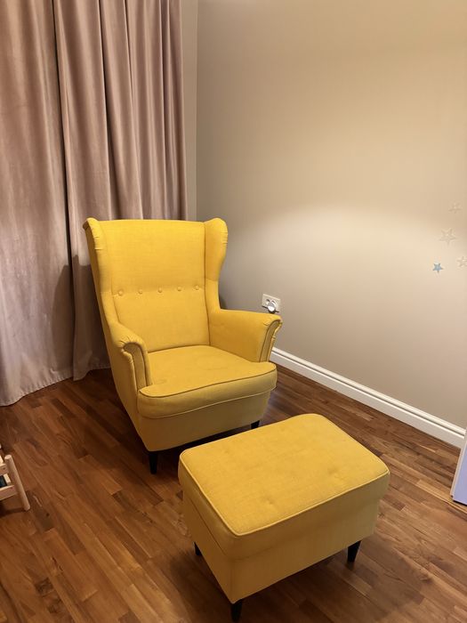 Fotoliu si taburet Ikea, Skiftebo galben