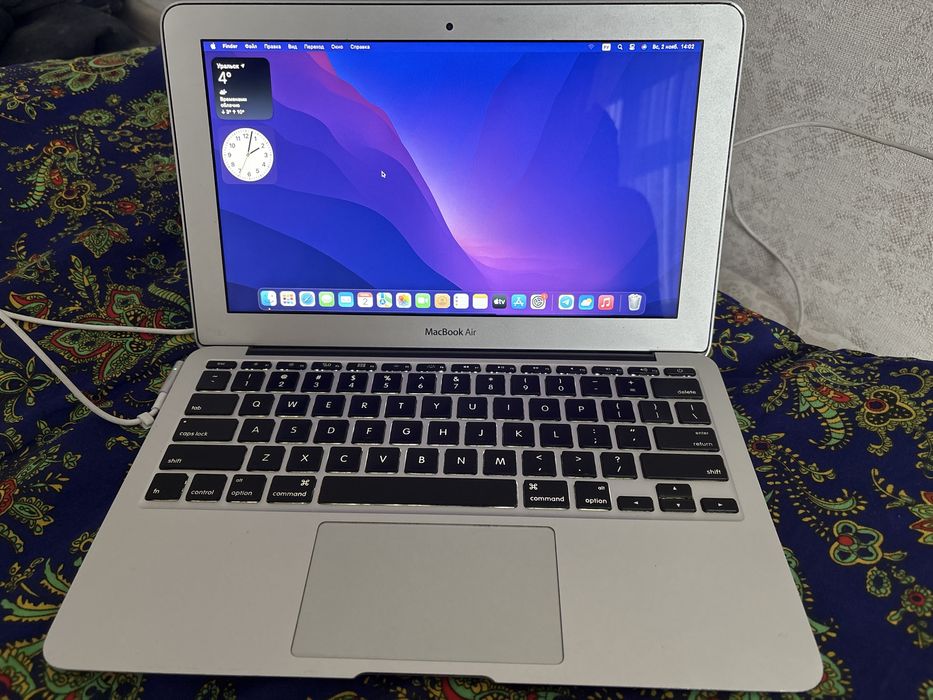 Macbook air 11inch 2011года