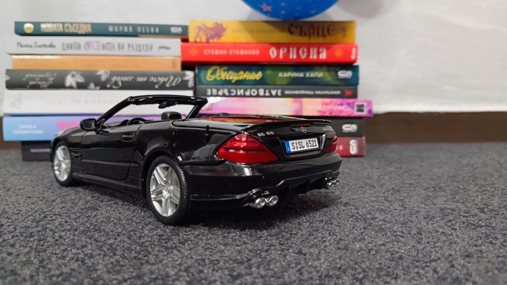 Mercedes SL65 AMG Premium edition мащаб 1:18 Maisto