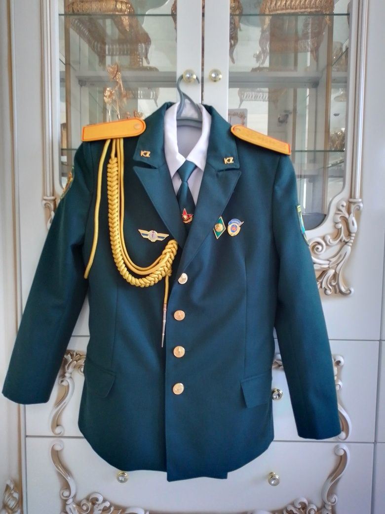 Улттык улан парадный костюм